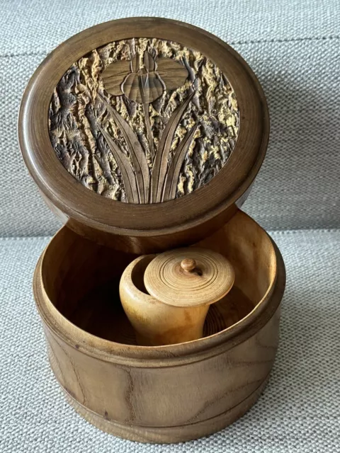 ANTIQUE WOODEN HAND CARVED ROUND TRINKET BOX WITH LID - Japanese Sewing Box