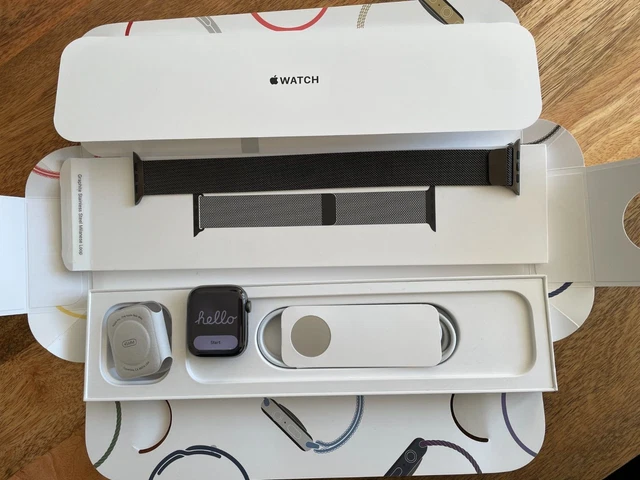 Apple Iwatch Series 7 45mm GPS + Cellular Graphite Stainless Steel Milanese Loop