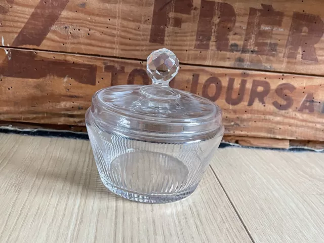 Très Beau Sucrier / Bonbonnière en cristal ciselé dans le gout de Baccarat