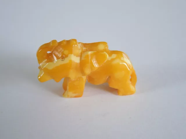 Kleine geschnitzte Figur aus Butterscotch Natur Bernstein Motiv Elefant 2,4 g
