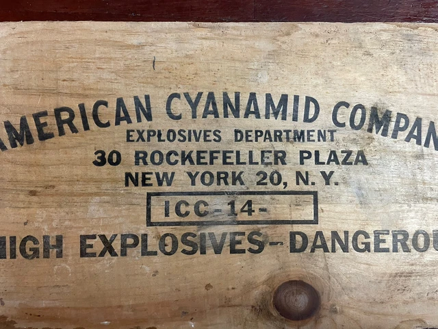 Vintage American Cyanamid Co wood box sign “high Explosives” 2