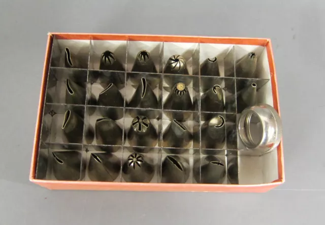 22 alte TÜLLEN aus Metall für Gebäckspritze Teigspritze Spritztülle Aufsätze