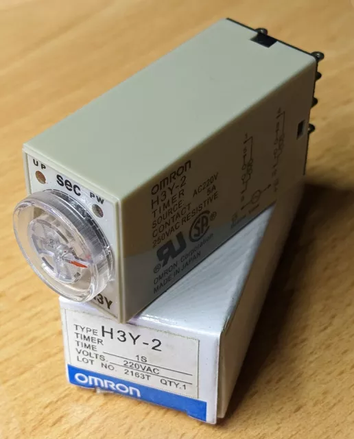 OMRON H3Y-2  Timer  0,0 to 1,0 second  AC220V  contact 5A  250 VAC resistive