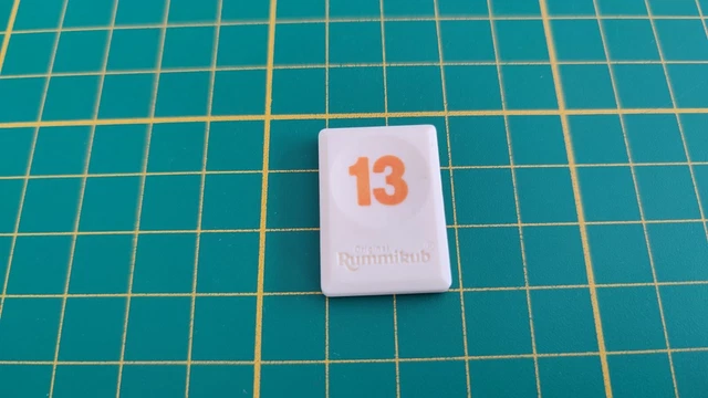 Rummikub Voyage Hasbro – Gioco Da Viaggio, 2-4 Giocatori, 8+ Anni