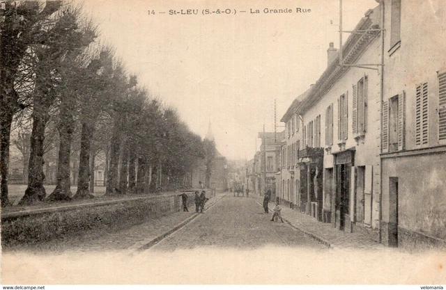 8137 cpa 95 Saint Leu - La Grande Rue