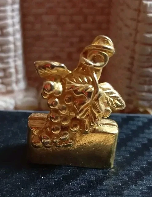 ANCIEN BAGUIER PORTE montre en laiton et porcelaine décor grappe de