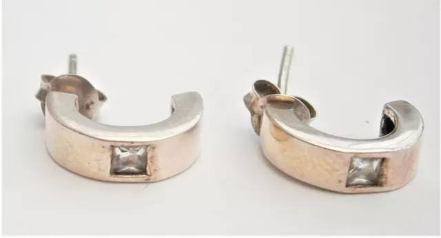 L695) Lovely pair of 925 Sterling Silver clear square cut crystal cuff earrings