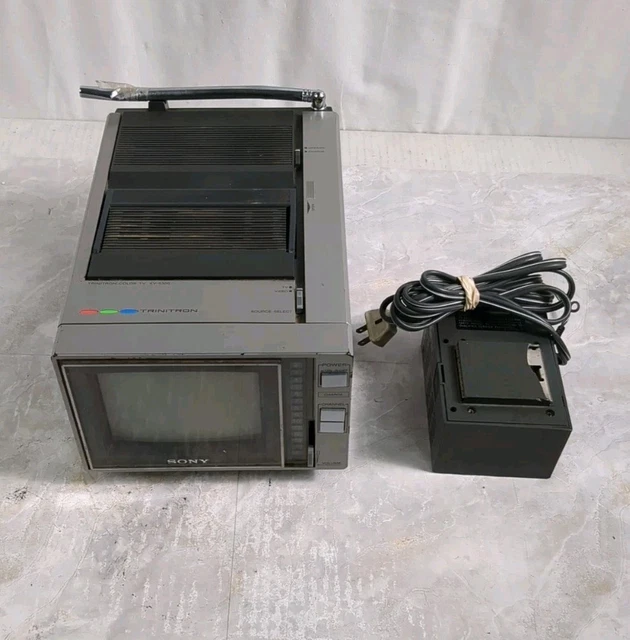 VINTAGE SONY TRINITRON CRT-TV 8