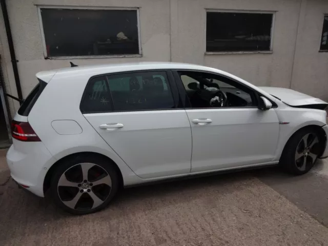 Volkswagen Golf Gti mk7 performance pack 2.0tsi dsg Breaking wheel nut