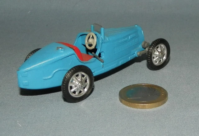 Bugatti bleue course type 35 C - Collection RAMI fabriqué par