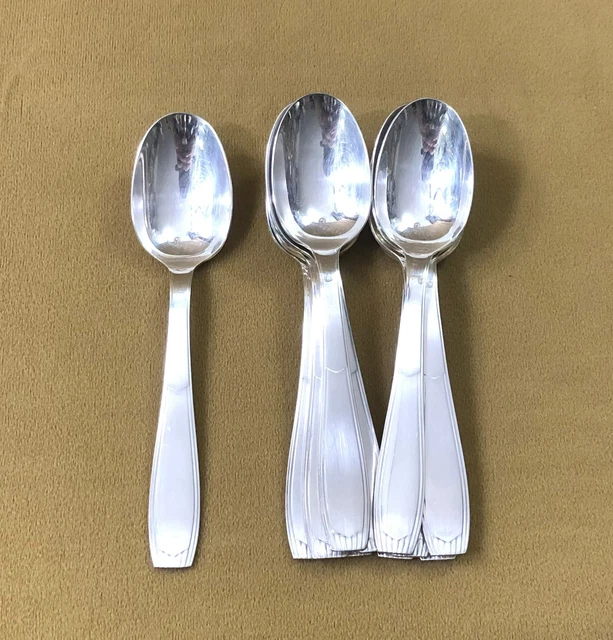 12 CUILLÈRES ET LOUCHE CHRISTOFLE EN MÉTAL ARGENTÉ MODÈLE