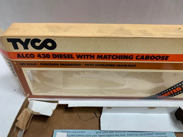 Vtg HO Tyco ICG Illinois Central Gulf Alco 430 Diesel Engine & Caboose (A12) 3