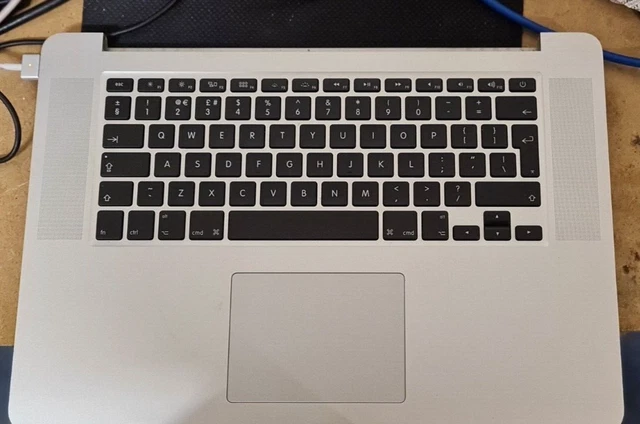 Damaged Apple MacBook Pro A1398 EMC2674 i7 16GB 512gb For Parts Only [K3]