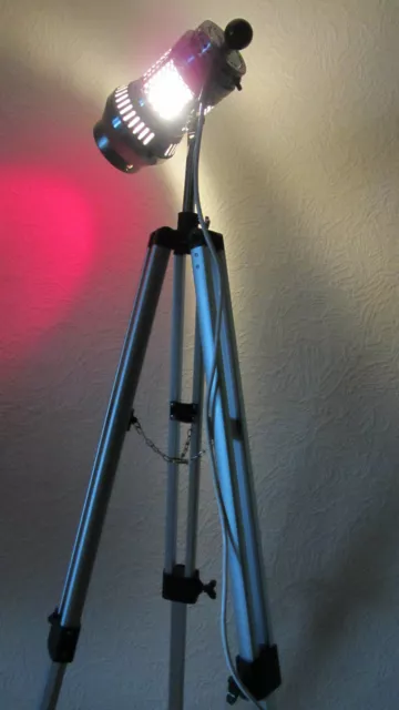 VEB GRANDIOSA graziöse Tripod Lampe Stehlampe Stativ  Bauhaus Farbfilter