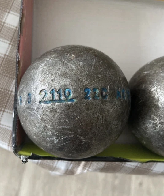 Troc Echange Lot boule de petanque obut avec cochonet sur