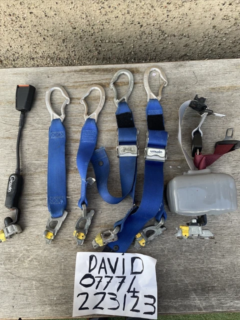UNWIN Wheelchair Straps With Karabinner Hooks
