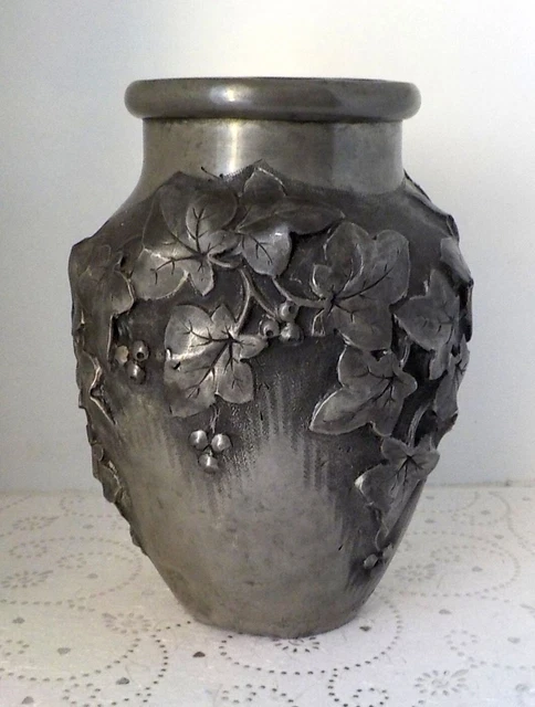 Vase étain - étain d'art art déco signé F. Cortesi fon