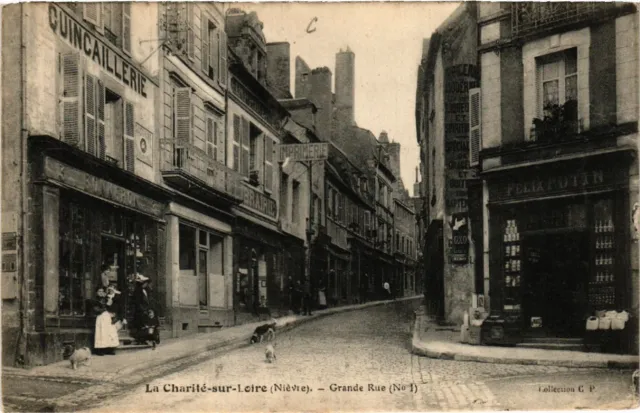 CPA AK La CHARITÉ-sur-LOIRE - Grande Rue (457385)