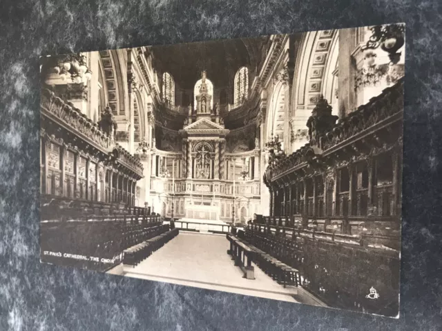 St Pauls Cathedral.  The Choir.  London.  Vintage Postcard
