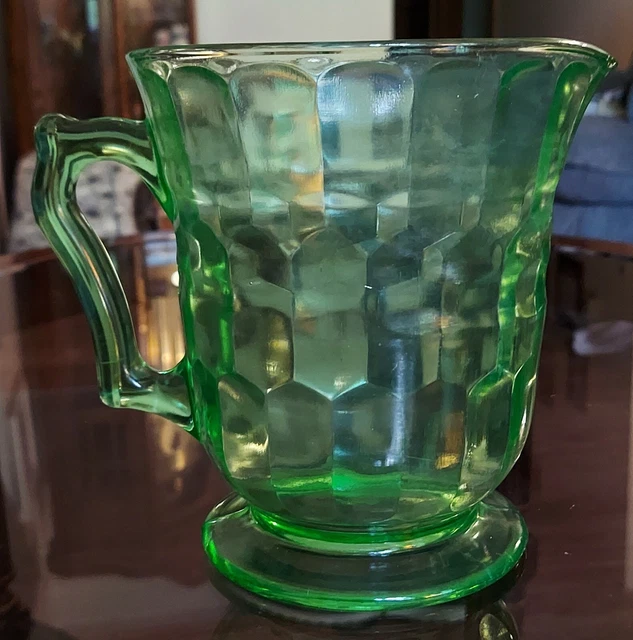 PITCHER HAZEL ATLAS Green Depression Glass Colonial Honeycomb Pitcher 