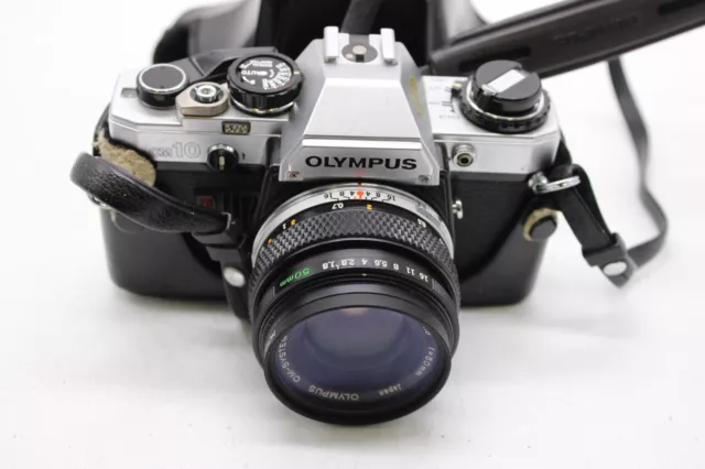 C Vintage Olympus OM10 SLR Film Camera W/ OM-System 1.8 50mm Lens & Case