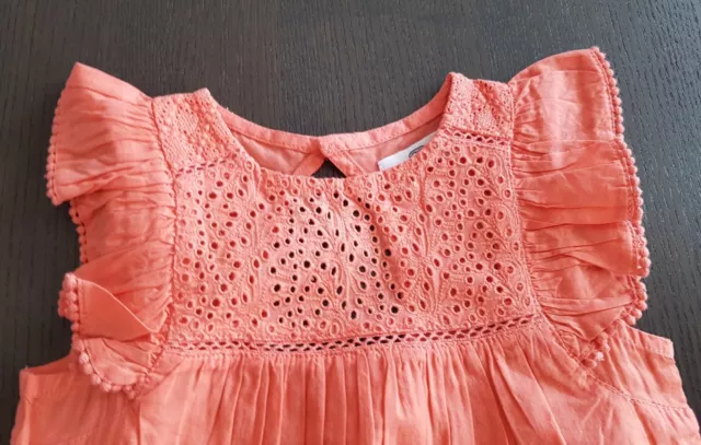 Wunderschöner Baby Mädchen korallenrosa Strampler Größe 18 Monate La Redoute brandneu 3