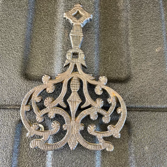 Vintage Rare Wilton Cherub Design - Trivet Pot Holder - Cast Iron. Excelllent