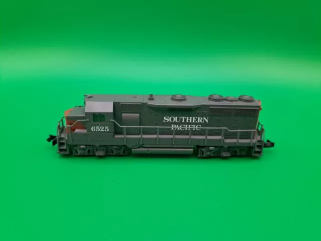 Kato N Gauge Diesel Locomotive Southern Pacific