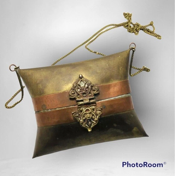 Large Silver Velvet Purse Pillow (25 x 30 cm) - Handbagholic