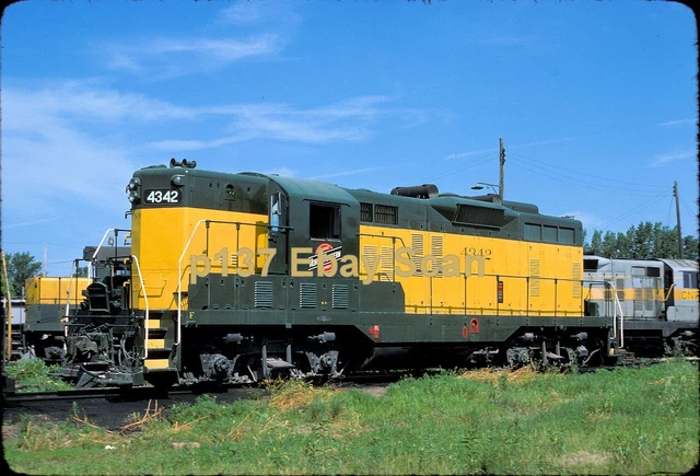 CNW Chicago & North Western GMD GP-7 4342  ORIGINAL 1976 Kodachrome Slide