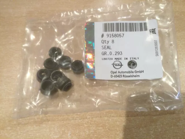 8 GENUINE VAUXHALL ASTRA ZAFIRA ADAM plus many models   VALVE STEM SEALS 9158057