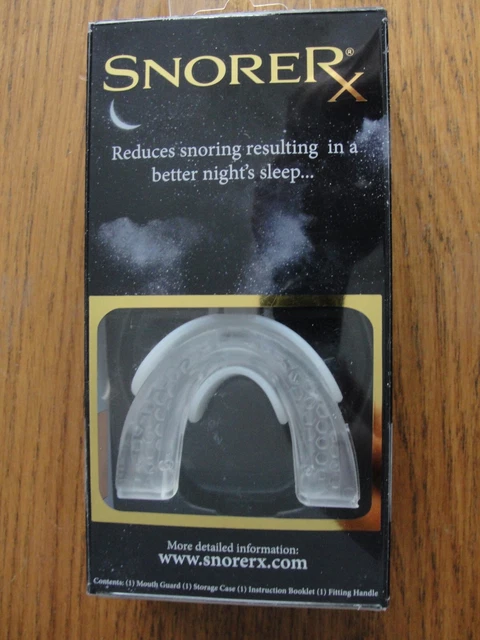 Protector bucal SnoreRX con estuche de almacenamiento, folleto de instrucciones y mango de montaje