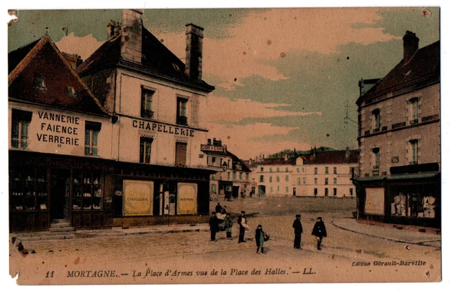 CPA 61 - MORTAGNE (Orne) - 11. La Place d'Armes vue de la Place des Halles - LL