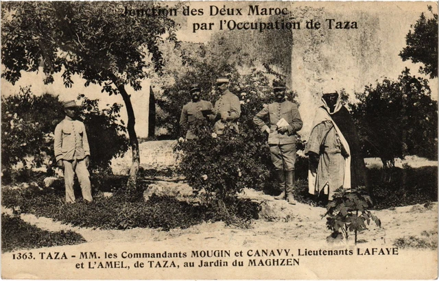 CPA AK Cup MM. les Commanders Mougin et Canavy MOROCCO (1319111)