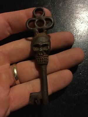 Skull Victorian Cast Iron Key Skeleton Castle Patina Collector Man Cave METAL