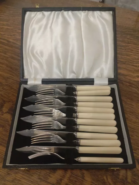 Vintage Set 12 EPNS Faux Bone Handle FISH KNIVES & FORKS Fry & Wigfall Sheffield