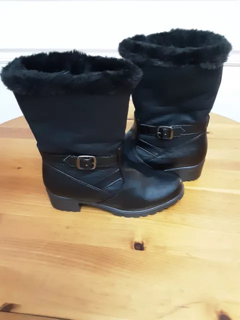 Khombu Women's Winter Fur Lined  Boots Black Color Size 8 M