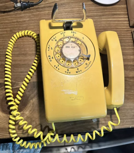 Vintage Bell System Yellow Rotary  Wall Phone 554 BMP