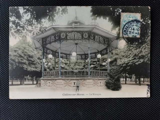 CPA 51 Châlons-sur-Marne - Le Kiosque