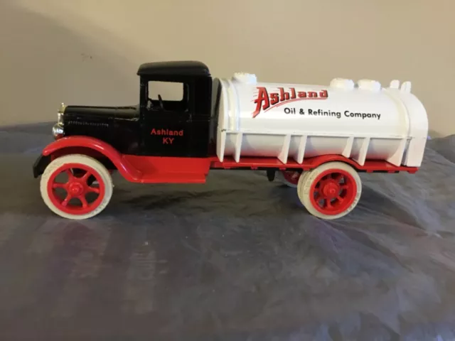 Bank  1931 Ashland Kentucky  Tanker. Replica Ertl. 1992. Made in USA.