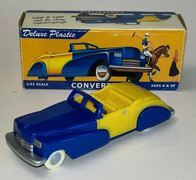 Voiture à pédales en tôle laquée rouge et bleue