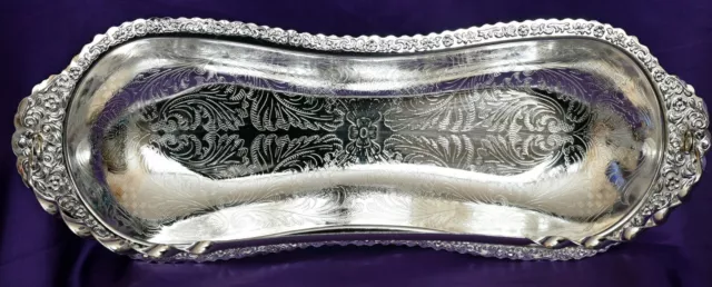 Exquisite and elegant Queen Anne silver plated bread/sandwich tray with handle. 3