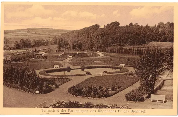 Ansichtskarte Fulda-Bronzell Teilansicht der Parkanlagen des Rhönbades ca. 1920