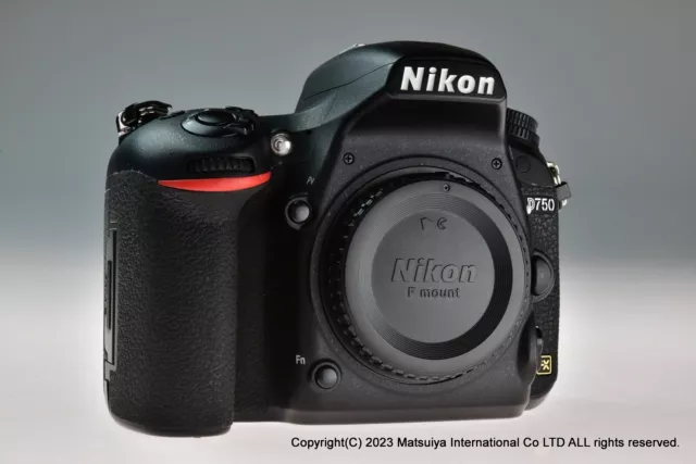 ** Near MINT ** NIKON D750 24.3MP Digital Camera Body