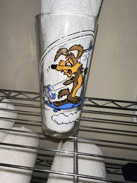 1976 Pepsi Interaction Roadrunner Wile E Coyote Sail Plane Brockway Glass MINT