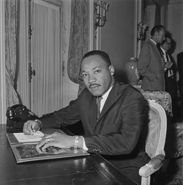 Martin Luther King Jr. Holds a press conference London 1964 OLD PHOTO