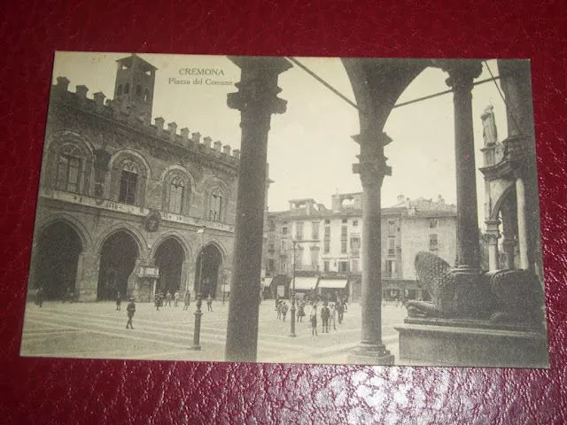 Cartolina Cremona - Piazza del Comune 1920 ca