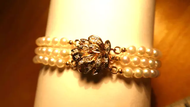 Armband Akoya Zuchtperlen Seedpearls weiß Goldschloß 585 u. Diamanten 18cm neu