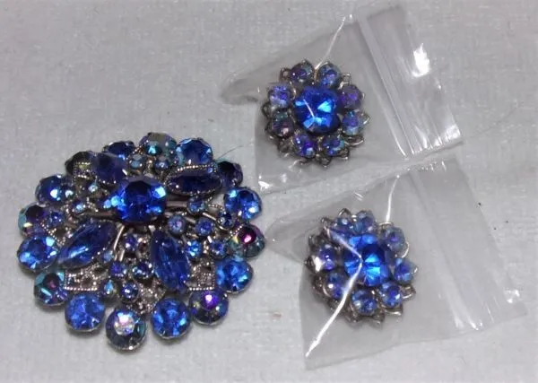 Vintage Or Antique Brooch And Clip-On Earrings With Blue Stones.