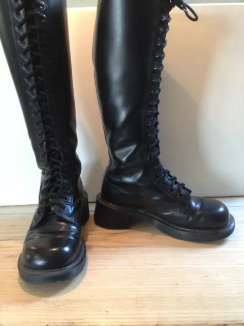 DR.MARTENS 1420 92 TAILLE 36.Chaussures Vintage 20 Trous EUR 135